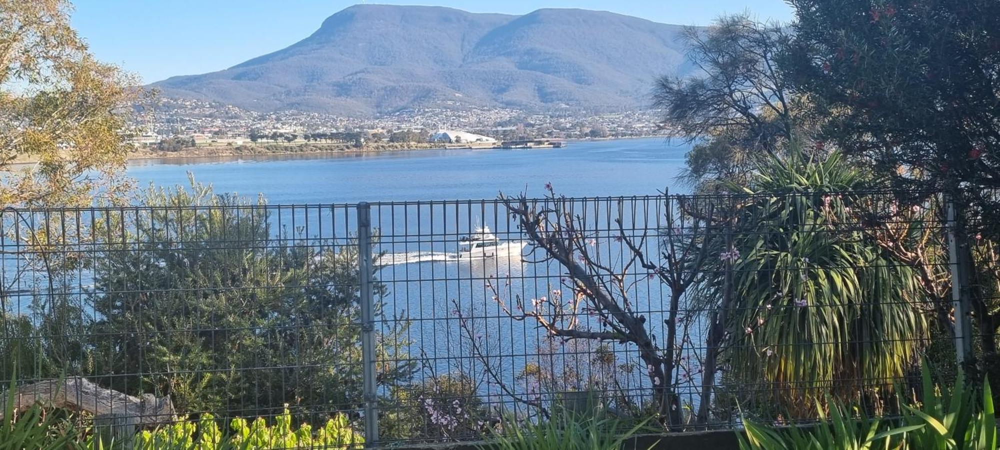 Waterfront Abode - 2 Bedrooms Hobart Kültér fotó