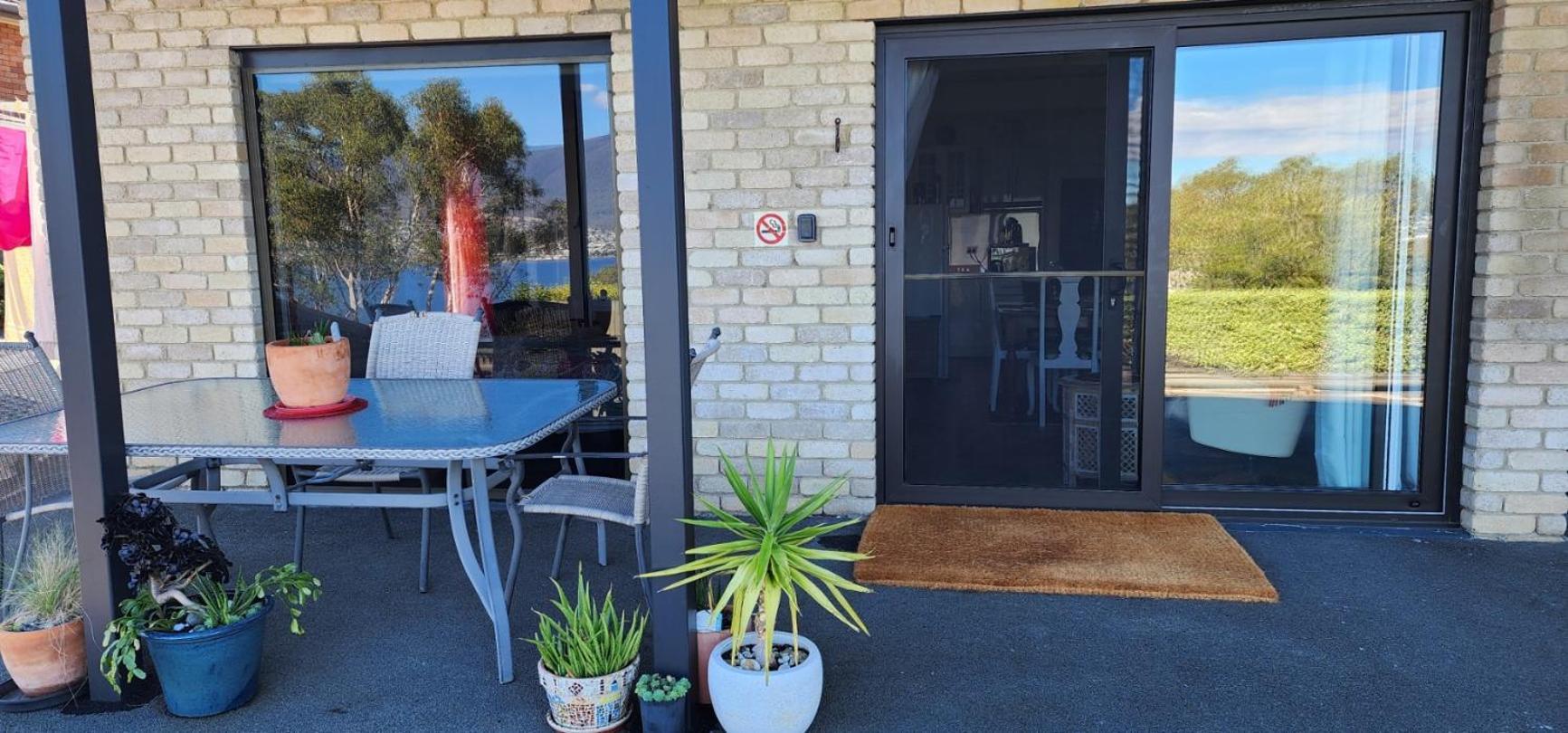 Waterfront Abode - 2 Bedrooms Hobart Kültér fotó